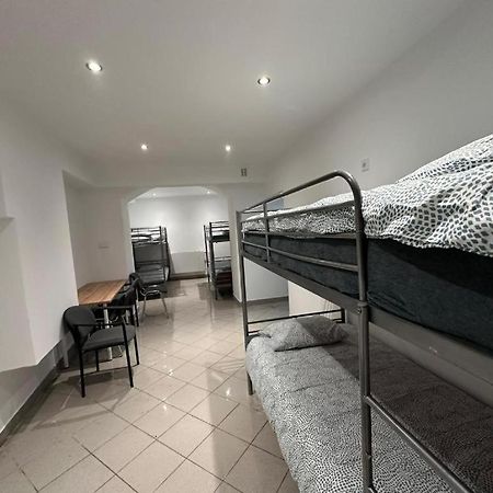 פוזנן Golebia Hostel מראה חיצוני תמונה
