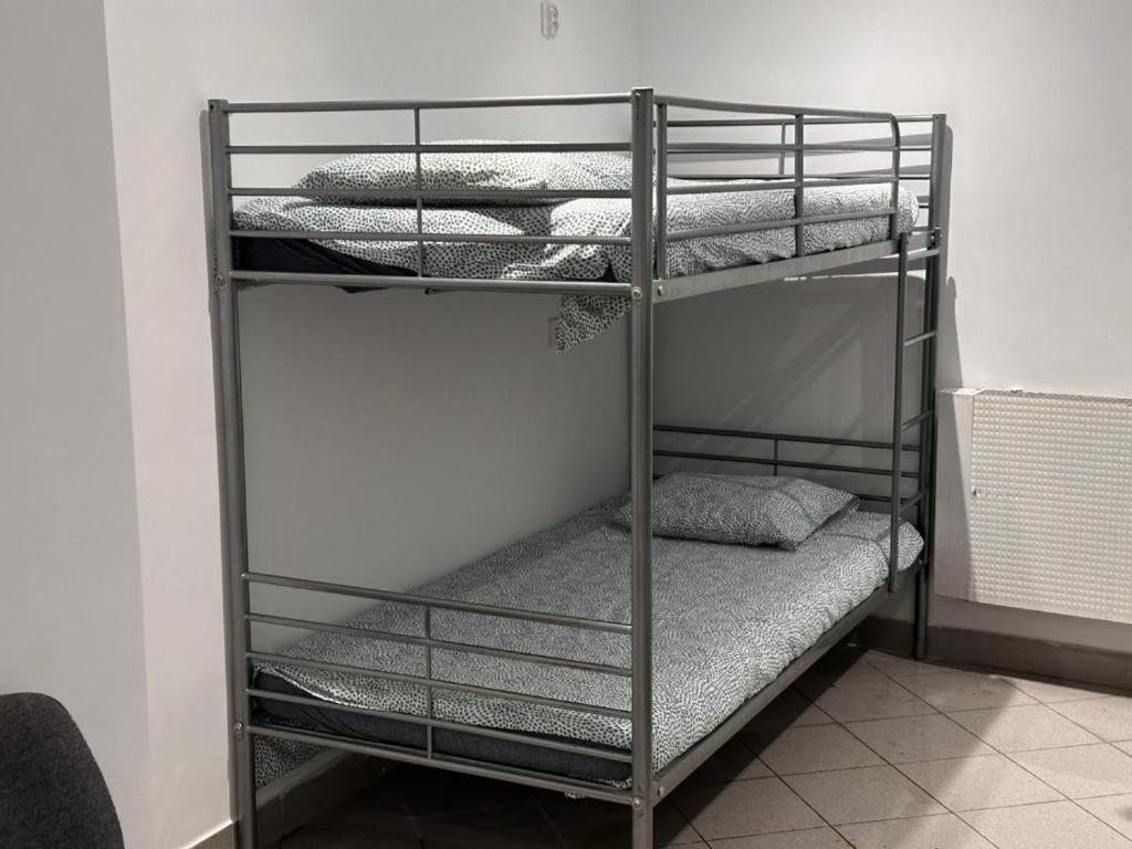 פוזנן Golebia Hostel מראה חיצוני תמונה