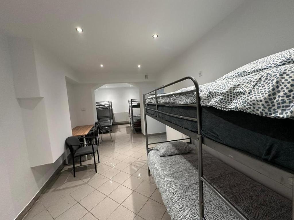 פוזנן Golebia Hostel מראה חיצוני תמונה