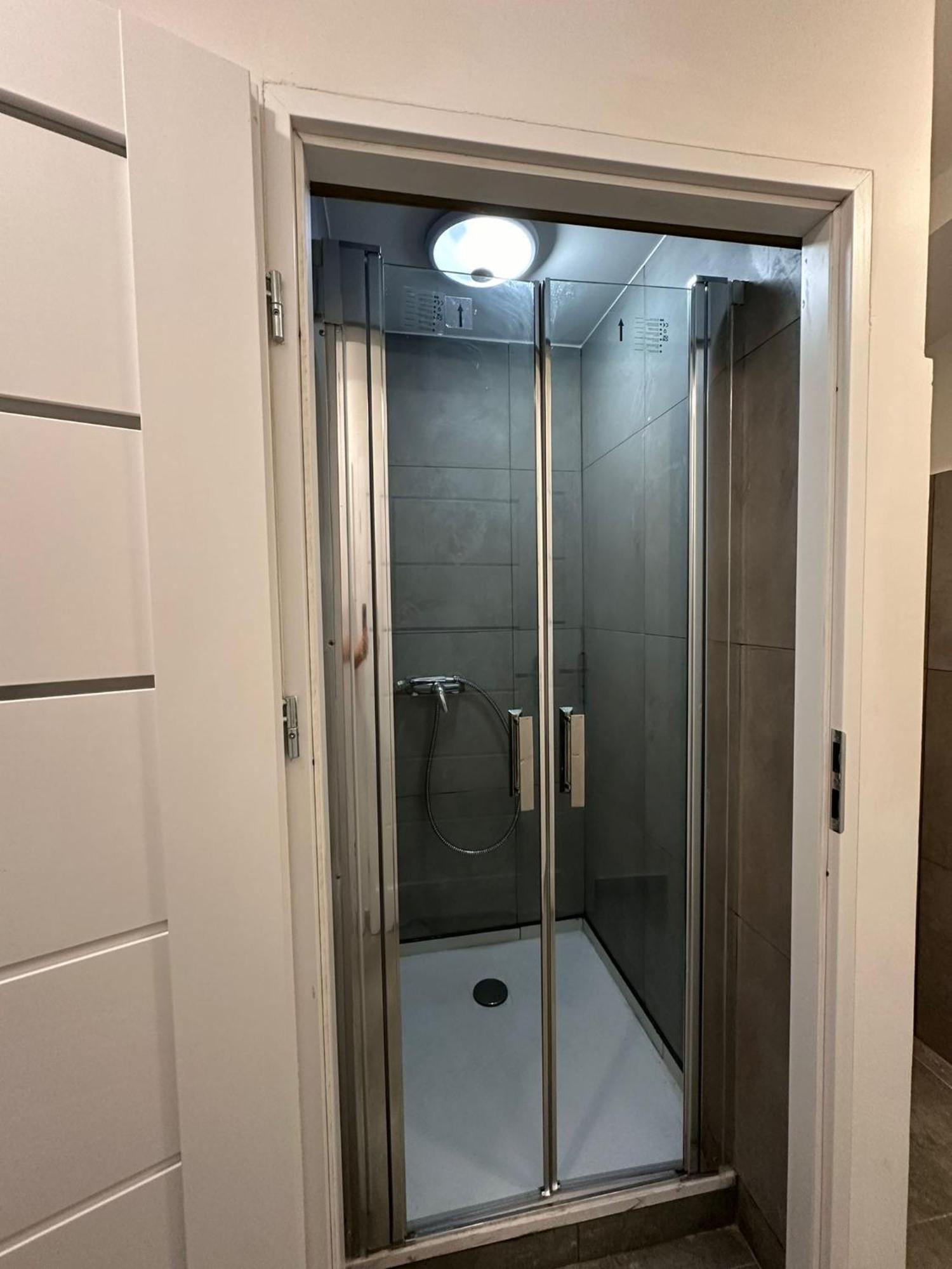 פוזנן Golebia Hostel מראה חיצוני תמונה
